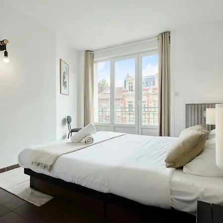 Hypercentre Two Bedrooms 70m2 아파트 *