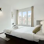 Hypercentre Two Bedrooms 70m2 Apartment *