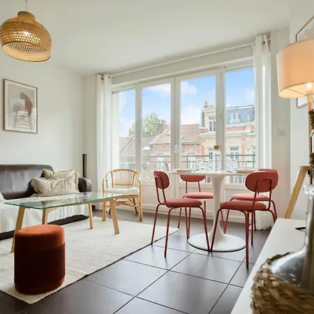 Apartment Hypercentre Two Bedrooms 70m2 *